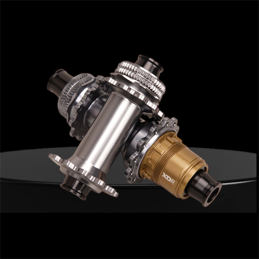 Six Colors New Road Bike Hub 2 - đánh giá và giá Table Tennis Eleven
